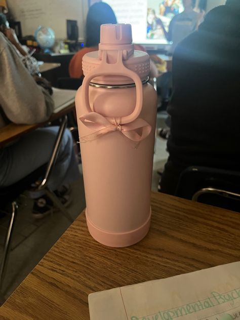 Ballet Pink Aqua Flask, Pilates Princess Water Bottle, Water Bottle Takeya Aesthetic, Pink Bottle Aesthetic, Y2k Water Bottle, Aesthetic Water Bottle For School, Pink Aquaflask, Pink Water Bottle Aesthetic, Coquette Water Bottle