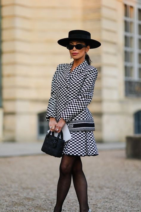 Paris Couture Fashion Week street style Classy Lifestyle, Check Mate, Outfits To Copy, Elegant Outfits, Elegant Dresses Classy, Funky Outfits, Paris Fashion Week Street Style, Best Outfits, Classy Casual Outfits