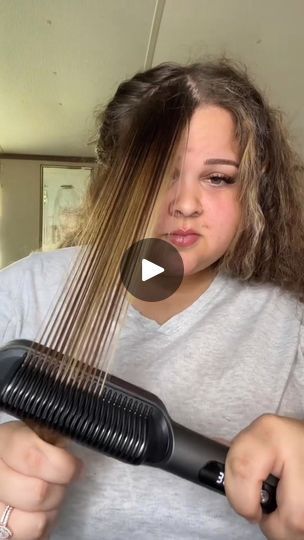 Straightening Hair Tips, Healthy Curly Hair, Straightening Curly Hair, Silky Straight Hair, Straightening Hair, Hair Straightener Brush, Curly Hair Care Routine, Frizzy Curly Hair, Straightener Brush