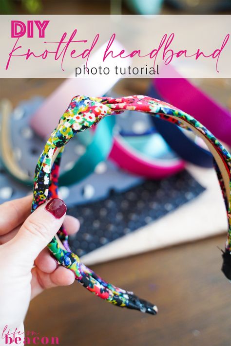 Diy Fabric Knot Headband, Fabric Wrapped Headbands Diy, How To Make Boho Headbands, Hairbands Diy How To Make, Diy Headbands For Women How To Make, How To Cover A Headband, Diy Fabric Covered Headbands, Diy Fabric Hairband, Make Headbands Diy