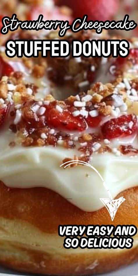 Strawberry Cheesecake Stuffed Donuts Strawberry Cheesecake Filling, Donut Filling, Making Donuts, Recipe Strawberry, Sweet Breakfast Treats, Homemade Graham Crackers, Filled Donuts, How To Make Cheesecake, Cheesecake Filling