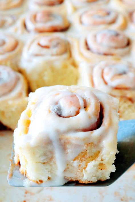 Overnight Cinnamon Rolls, Easy Cinnamon Rolls Recipe, Mini Cinnamon Rolls, Cinnamon Rolls From Scratch, Beef Tartare, Best Cinnamon Rolls, Cinnamon Roll Cake, Cinnamon Rolls Homemade, Sticky Buns