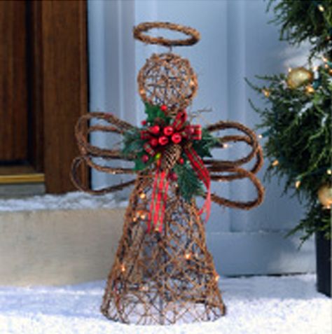 outdoor christmas angel Grapevine Projects, Grapevine Angel, Christmas Scandinavian Style, Grapevine Christmas, Christmas Lollipops, Angel Christmas Tree Topper, Wooden Christmas Crafts, Angel Crafts, Christmas Outdoor