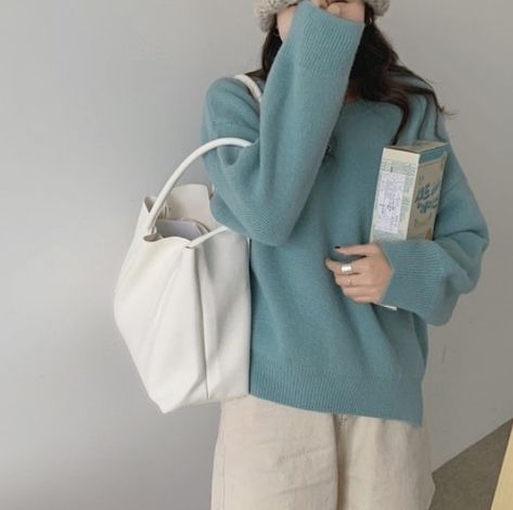 Soft Muted Outfits, Autumn Mute Fashion, Autumn Mute Outfit, Summer Mute Fashion, Mute Autumn Outfits, Autumn Mute, Aesthetic Wishlist, Ropa Dark, Outfit Korean