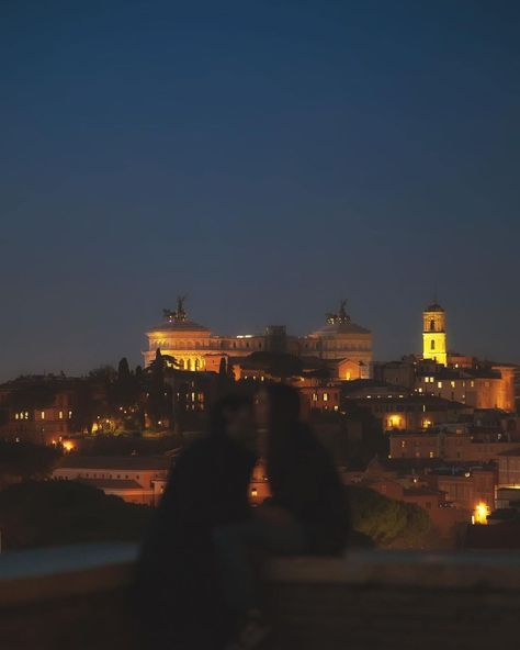 Rome by night #rome #roma #lazio #eternalcity #history #travel #holiday #food Rome Nightlife, Rome Sights, Nightlife Aesthetic, Rome Aesthetic, Holiday Food, Night Life, Photo Ideas, Rome, Bucket List