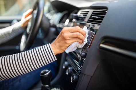 Window Cleaner Homemade, Car Tips, Cleaning Car Interior, Disinfecting Wipes, Speed Cleaning, Car Smell, Interior Clean, Handyman Services, Clean Your Car