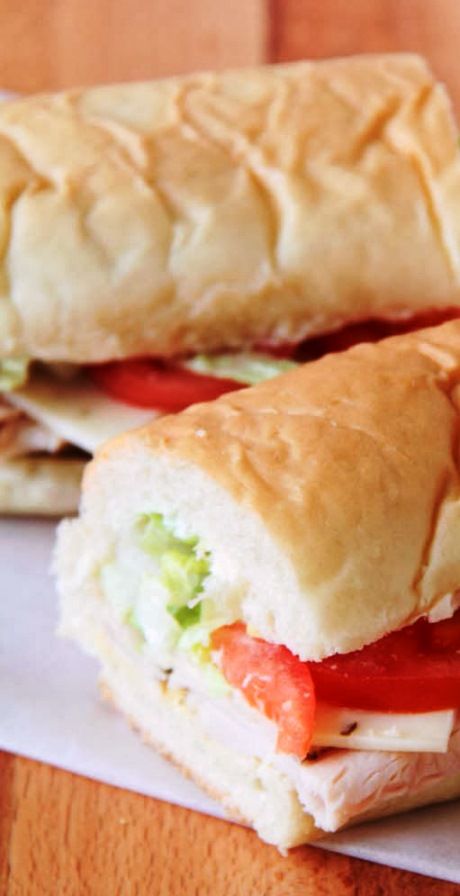 Subway Italian Bread Recipe, Sourdough Subway Bread, Copycat Subway Bread, Subway Buns Recipe, Subway Bread Recipe Copycat, Italian Sandwich Bread Recipes, Sub Sandwich Bread Recipe, Sub Rolls Homemade, Sub Bread Recipe