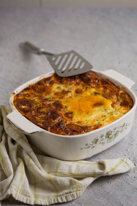 Potato Moussaka, Layered Potato, Bosnian Recipes, Ground Beef And Potatoes, Serbian Recipes, Beef And Potatoes, Pan Recipes, Food Words, Easy Casserole