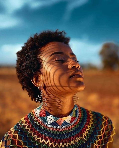 A golden state of mind. Photographer @khalidramirez Model @kathywachira Beauty Dish, Shadow Photography, Khalid, Magazine Photography, Outdoor Photography, Photography Inspo, Image Hd, Autumn Fashion Women, Female Portrait