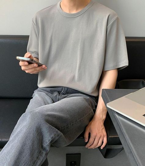 Wattpad Outfits, Softboy Outfits, Women Right, Asian Streetwear, Streetwear For Men, Sweaters Hoodies, Casual Long Sleeve Shirts, Tomboy Outfits, Mens Fashion Streetwear