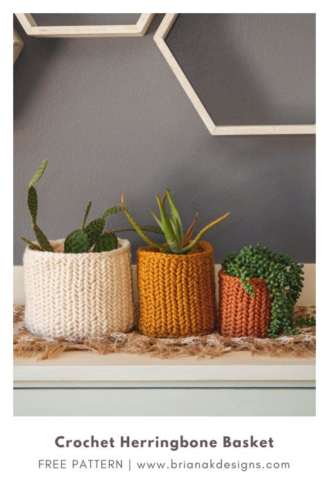 Herringbone Crochet, Crochet Herringbone, Diy Crochet Basket, Crochet Plant Hanger, Cute Storage, Crochet Basket Pattern Free, Crochet Storage Baskets, Basket Crochet, Plant Pot Covers