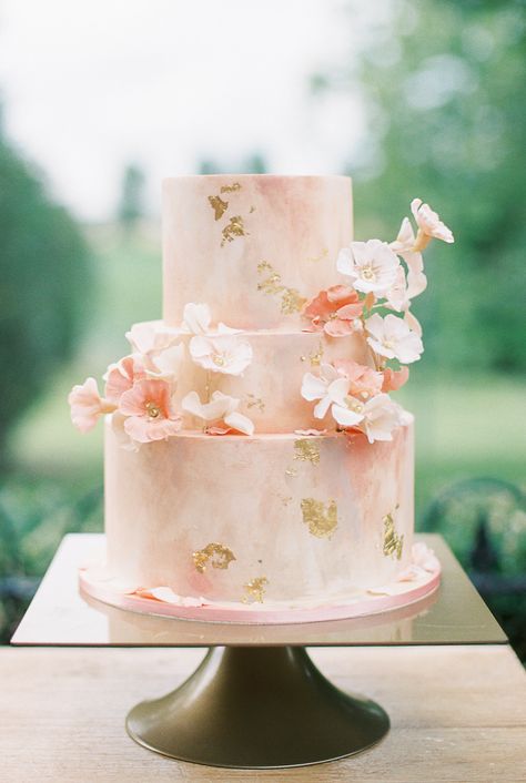 Blush and gold foiled wedding cake: Photography: Jenny Haas - http://www.jennyhaas.com/, Leah Barry - http://leahbarryphotography.com/, Tracy Burch - http://www.tracyburchphotography.com/ Sugar Flower Wedding Cake, Blush Wedding Cakes, Blush Wedding Colors, Summer Wedding Cakes, Fondant Wedding Cakes, Small Wedding Cakes, Fresh Flower Cake, Floral Wedding Cakes, Amazing Wedding Cakes