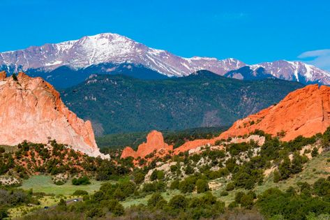 Pikes Peak Colorado, Backpacking Trails, Summit Homes, Mountain Bike Tour, Scenic Road Trip, Colorado Adventures, Garden Of The Gods, Scenic Roads, Adventure Photos