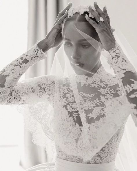 Long Sleeve Lace Wedding Dresses, Jasmin Tookes, Wedding Dresses Zuhair Murad, Steph Claire Smith, Wedding Hairstyles And Makeup, Vogue Wedding, Jasmine Tookes, Munaluchi Bride, Occasion Dresses Wedding