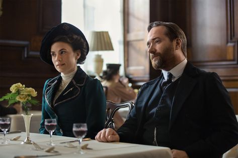 A Bold New “Howards End” Invites Viewers to Confront Their Illusions | The New Yorker Kenneth Lonergan, Howards End, Julia Ormond, Tracey Ullman, Howard End, New Tv Series, Hayley Atwell, Matthew Macfadyen, Costume Drama