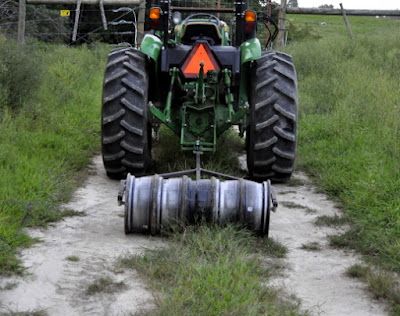 Diy Tractor Implements, T Post Fence, Used Garden Tractors, Post Fence, Garden Tractor Attachments, Timber Frame Barn, Tractor Idea, Tractor Accessories, Tractor Tire