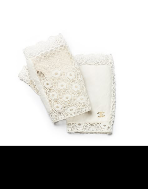 Chanel Lace Gloves Gloves Chanel, Chanel Crop Top, Chanel Gloves, Crochet Hand Bags, Crochet Edges, Aesthetic Clothing Stores, Mode Chanel, Fashion Gloves, Chanel Dress