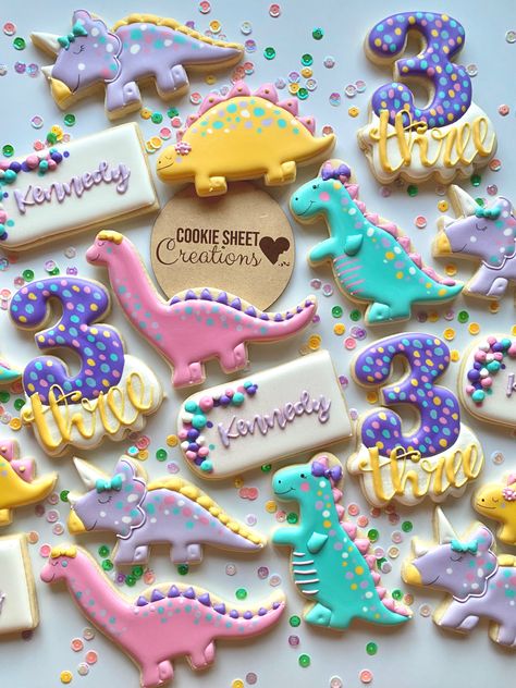 Pink Dinosaur Party, Girly Dinosaur, Girl Dinosaur Party, Girl Dinosaur Birthday, Dinosaur Birthday Party Decorations, Dinosaur Birthday Cakes, Dinosaur Cookies, Dinosaur Themed Birthday Party, New Babies