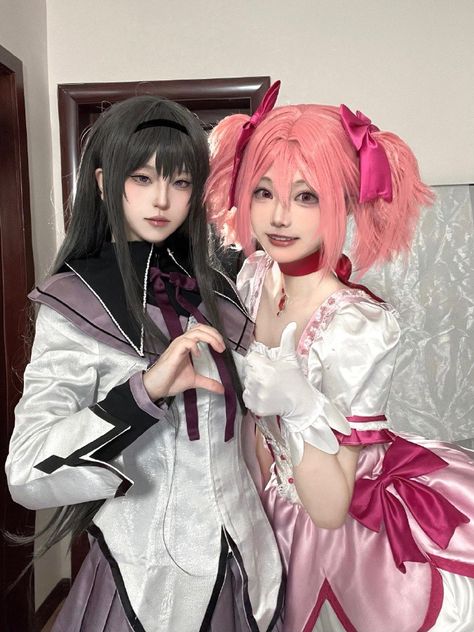 Madoka And Homura Cosplay, Homura Cosplay, Madoka Magica Cosplay, Peony Aesthetic, Duo Costumes, Fashion Kawaii, Street Outfits, Girl Fashion Style, Aesthetic Streetwear