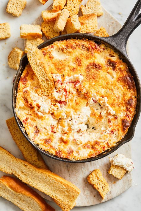 This cheesy bruschetta dip is super simple to whip up and perfect for game-day gatherings, holiday get-togethers and happy hour bites.           Recipe Review Recipe:Cheesy Roasted... Pepper Bruschetta, Bruschetta Dip, Small Oven, Snack Dip, Easy Pasta Salad, Football Food, Roasted Peppers, Cured Meats, Perfect Appetizers