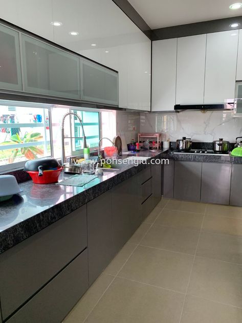 4G Glass Kitchen Cabinet #Rimbun Vista ... 4g Glass Kitchen Cabinets, 4g Kitchen Cabinet, Kitchen Cabinets With Glass Doors On Top, Appliance Garage Kitchen, Kitchen Appliance Garage, Glass Kitchen Cabinet, Cabinet Color Ideas, Kitchen Wardrobe Design, Kitchen Cabinet Color