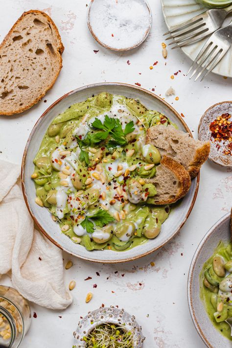 Creamy Pesto Butterbeans (Vegan High-Protein) High Protein Vegetarian Lunch, Vegetarian High Protein, Butter Beans Recipe, Plant Based Recipe, Vegan Plant Based, High Protein Vegetarian Recipes, Protein Dinner, Protein Lunch, Creamy Pesto