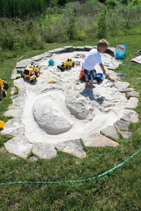 23 Fun DIY Sandbox And Gravel Pit For Kids Playing | HomeMydesign Sand Pit, Outdoor Play Areas, Outdoor Play Area, Kids Outdoor Play, Natural Playground, Backyard Playground, Have Inspiration, Backyard Play, Kids Play Area