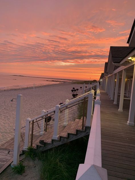 House On Beach Exterior, Summer House Aesthetic Beach, Kook Summer Aesthetic, House On Beach Aesthetic, Obx House Aesthetic, House On The Beach Aesthetic, Beachouse Aesthetic, Obx Kook Aesthetic, Uncw Aesthetic