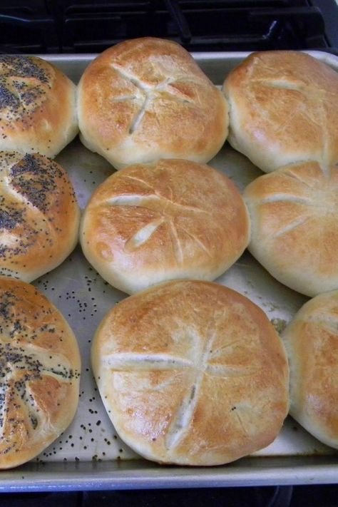 Easy Kaiser Rolls Bread Machine Kaiser Rolls, Kaiser Buns Recipe, Kaiser Rolls Recipe, Kaiser Roll, Kaiser Rolls, Yeast Recipes, Kitchen Aid Recipes, Recipes Bread, Dough Recipes