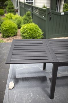 Black Garden Furniture, Applaro Ikea Hack, Painting Garden Furniture, Painted Patio Table, Painting Outdoor Furniture, Refinished Patio Furniture, Ikea Patio Furniture, Paint Patio Furniture, Ikea Patio