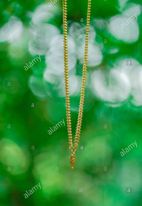 Simple Thali Chain Kerala, Thali Chain Designs Gold Kerala Hindu, Kerala Style Thali Designs, Kerala Hindu Wedding Thali Chain, Thali Locket Designs Kerala Hindu, Thaali Design Kerala, Kerala Thali Designs Gold, Thali Designs Gold Hindu, Tali Chain Designs Gold Kerala