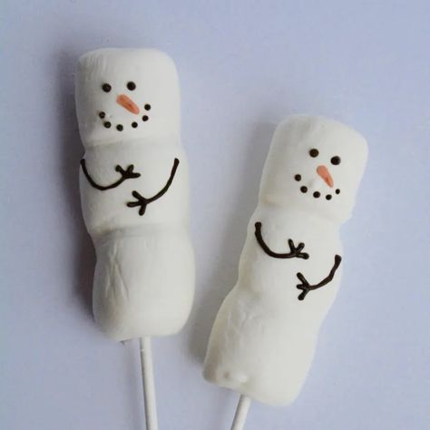 Snowmen Marshmallows, Marshmellow Snowman, Olaf Marshmallow, Winter Party Favor, Chocolate Snowman, Marshmallow Snowmen, Marshmallow Recipes, Marshmallow Candy, Chocolate Videos