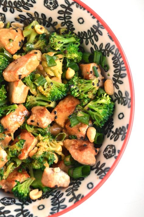 Peanut Broccoli and Pork Stir-Fry | The Nutritionist Reviews Sugar Free Recipes Dinner, Peanut Broccoli, Bright Line Eating Recipes, Sugar Detox Recipes, Bad Carbohydrates, Healthy Fruits And Vegetables, Pork Stir Fry, Sugar Free Diet, No Sugar Diet