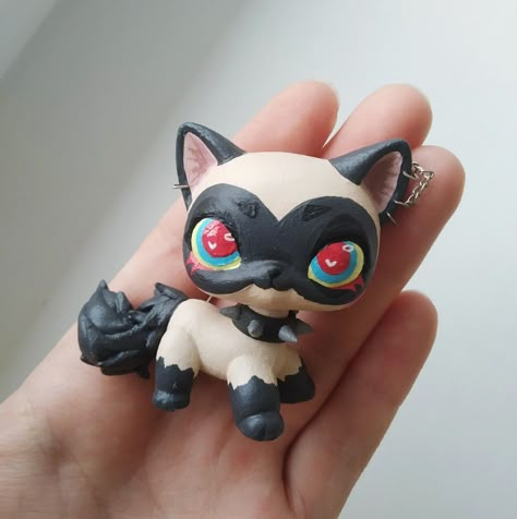 Lps Popular Fanart Human, Lps Customs Cat, Lps Costom Ideas, Cute Lps Customs, Lps Customs Ideas Easy, Lps Logo, Lps Popular Art, Lps Customs Ideas Cat, Custom Lps Ideas