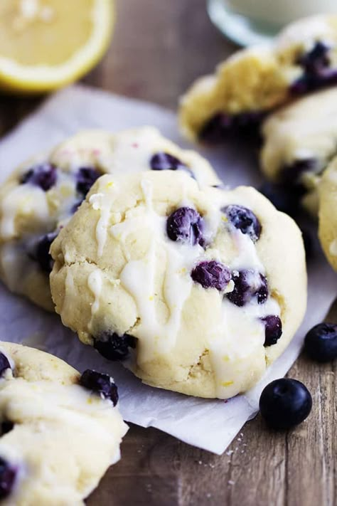 Ashton Baby Shower Blueberry Cream Cheese Cookies, Blueberry Cheesecake Cookies, Blueberry Cookies Recipes, Lemon Blueberry Cookies, Lemon Glaze Recipe, Bolo Red Velvet, Blueberry Cookies, Blueberry Desserts, Blueberry Cream Cheese