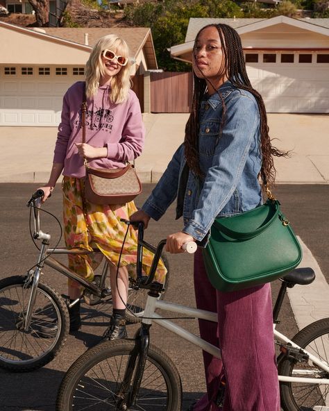 Coach (@coach) • Instagram photos and videos Tom Wesselmann, Shoulder Bag Coach, Coach Floral, Coach Instagram, Floral Dresses Long, Online Shops, Blouse Outfit, Girls Dream, Laid Back Style