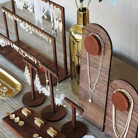 Paparazzi jewelry displays