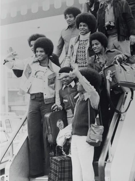 Marlon Jackson, Jackie Jackson, Young Michael Jackson, Tito Jackson, Michael Jackson Photoshoot, Michael Jackson Wallpaper, Michael Jackson Rare, Apple Head, Photos Of Michael Jackson