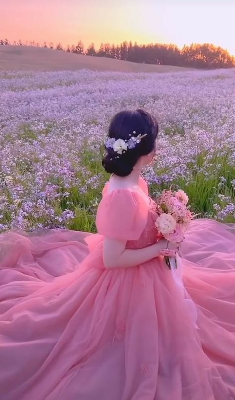 Princess Videos, Sparkle Wedding Dress, Princess Flower, Pose Fotografi, Girly Pictures, Fairy Dress, Girls Dpz, Girly Photography, Princess Dress