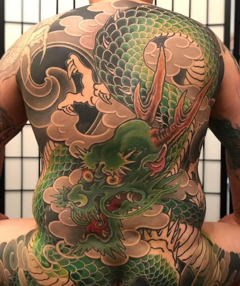 Japanese Bear Tattoo, Back Tattoo Japanese, Traditional Japanese Tattoo Designs, Yakuza Tattoo, Full Back Tattoos, Chinese Tattoo, Traditional Japanese Tattoos, Asian Tattoos, Full Body Tattoo