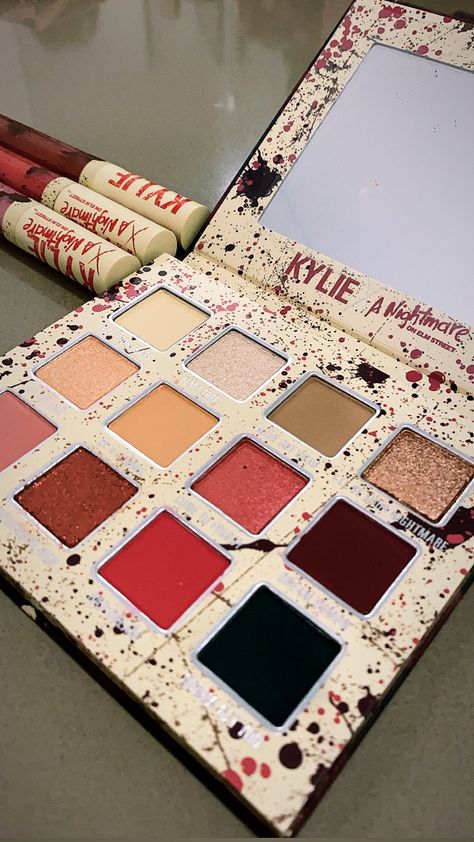 #kyliecosmetics Makeup Palette Collection, Kylie Makeup, Makeup Kit For Kids, Best Eyeshadow Palette, Eye Makeup Palette, Makeup Pallets, Cool Halloween Makeup, Makeup Eyeshadow Palette, Makeup Is Life