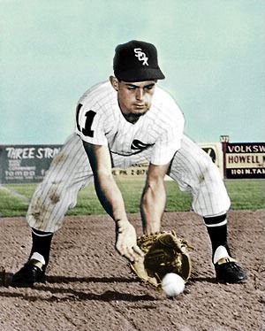 HOF Shortstop Luis Aparicio...he started in the mid 50's and just seemed to get better with age. Nellie Fox, Ole Miss Baseball, Ernie Banks, White Sox Baseball, Frank Thomas, Baseball Photos, Chicago Sports, Ole Miss, Pure Joy