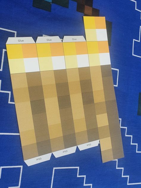 Unique Paper Craft Ideas to Try Today Minecraft Lantern Diy, Minecraft 3d Pixel Art, Minecraft Party Ideas Decoration, Minecraft Diy Party Decorations, Minecraft Diy Decor, Minecraft Items Pixel Art, Birthday Greeting Card Ideas, Minecraft Lantern, Diy Minecraft Decorations