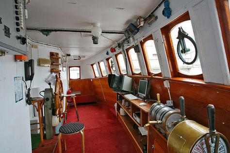 Office Tugboat Interior, Pilothouse Sailboat, Wood Boat Interior, Mission Style Living Room, Ship Interior, Sailboat Interior, Power Boats For Sale, Sailboat Living, Boat Interiors