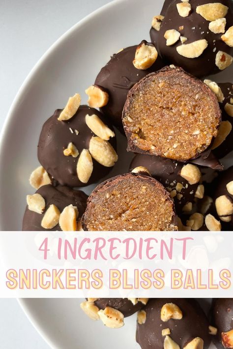 4 Ingredient Snickers Bliss Balls Date Snickers Bites, Date Bliss Balls, Snickers Energy Balls, Peanut Butter Date Balls, Snickers Balls, Fun Cheesecake Recipes, Premade Meals, Healthy Cream Cheese, Chocolate Ball