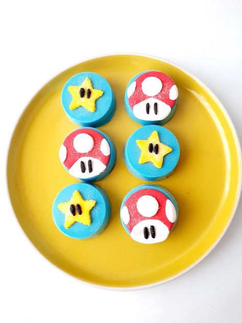 Mario Oreos, Cake Puck, Treat Business, Mario Bros Cake, Cake Oreo, Mario Theme, Super Mario Birthday Party, Mario Birthday Party, Super Mario Birthday