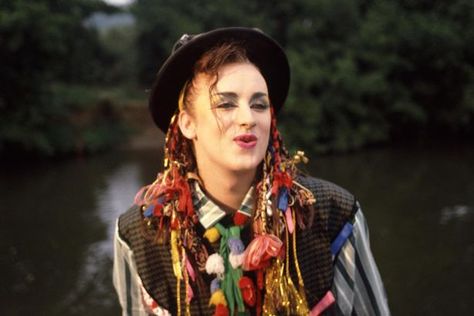 Culture Club on the set of the 'Karma Chameleon' video, Surrey - Boy George Karma Chameleon, 80s Trends, 80s Songs, The Wedding Singer, Becoming A Father, Culture Club, Today In History, Classic Songs, Boy George