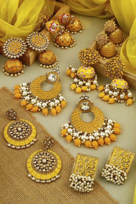 Bollywood Earrings, Meenakari Jewellery, Oxidised Jewelry, Unique Wedding Jewelry, Haldi Outfits, Mehendi Outfits, Bridal Jewellery Design, Africa Dress, Bead Making