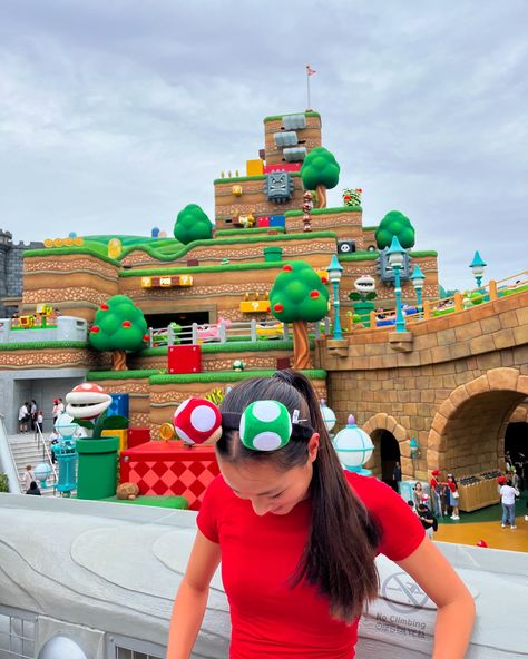 another country ticked off the bucket list 🇯🇵✔️ Universal Mario World, Mario Universal Studios, Mario Outfit, Universal Studio Osaka, Super Nintendo World, Nintendo World, Japan Osaka, Dream Trips, The Bucket List