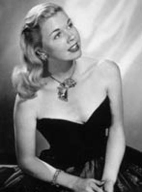 http://archive.org/details/SyOliverOrchestraCollection http://archive.org/details/IkeQuebecsSwingtetCollection videos ... Doris Day Show, Klasik Hollywood, Vintage Hollywood Stars, Stars D'hollywood, Robes Glamour, Vintage Stars, Doris Day, Jayne Mansfield, Actrices Hollywood